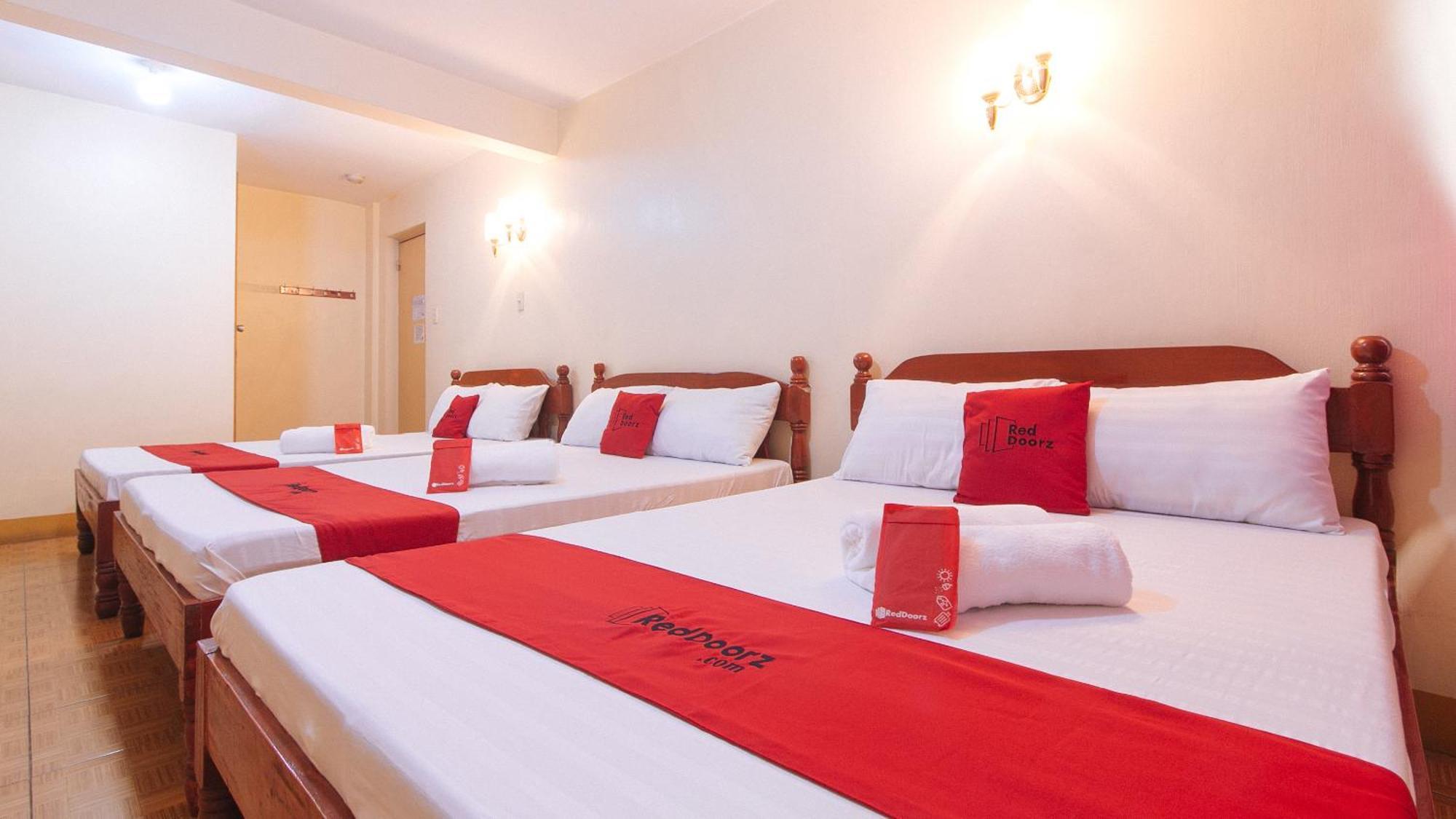 Reddoorz @ Golden Victory Hotel Mabalacat Pampanga Buitenkant foto