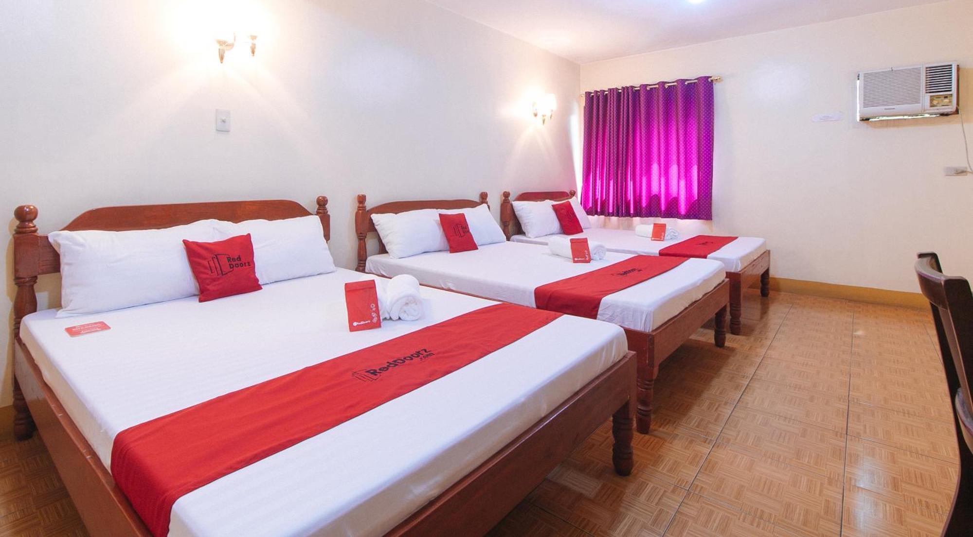 Reddoorz @ Golden Victory Hotel Mabalacat Pampanga Buitenkant foto