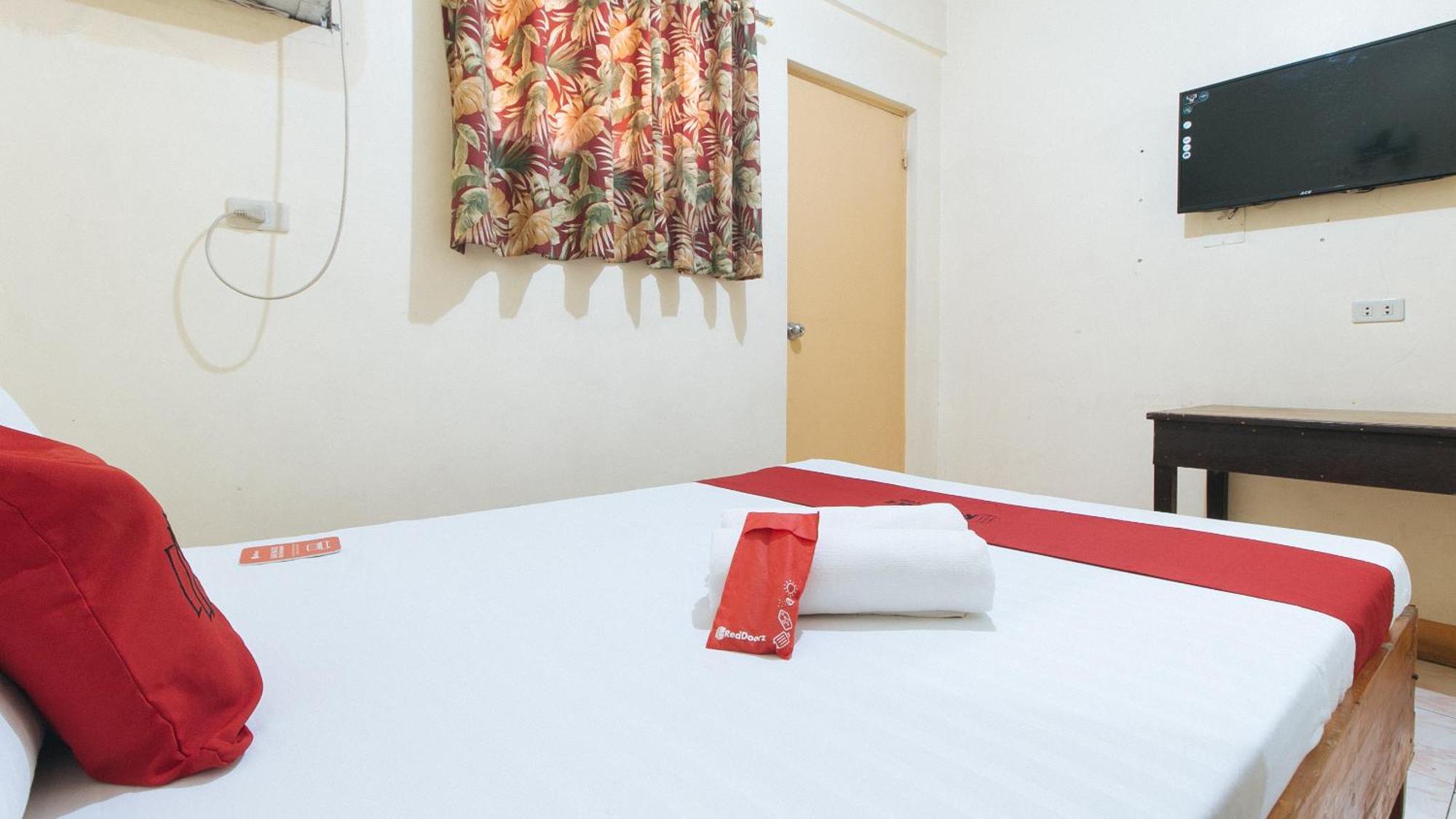 Reddoorz @ Golden Victory Hotel Mabalacat Pampanga Buitenkant foto