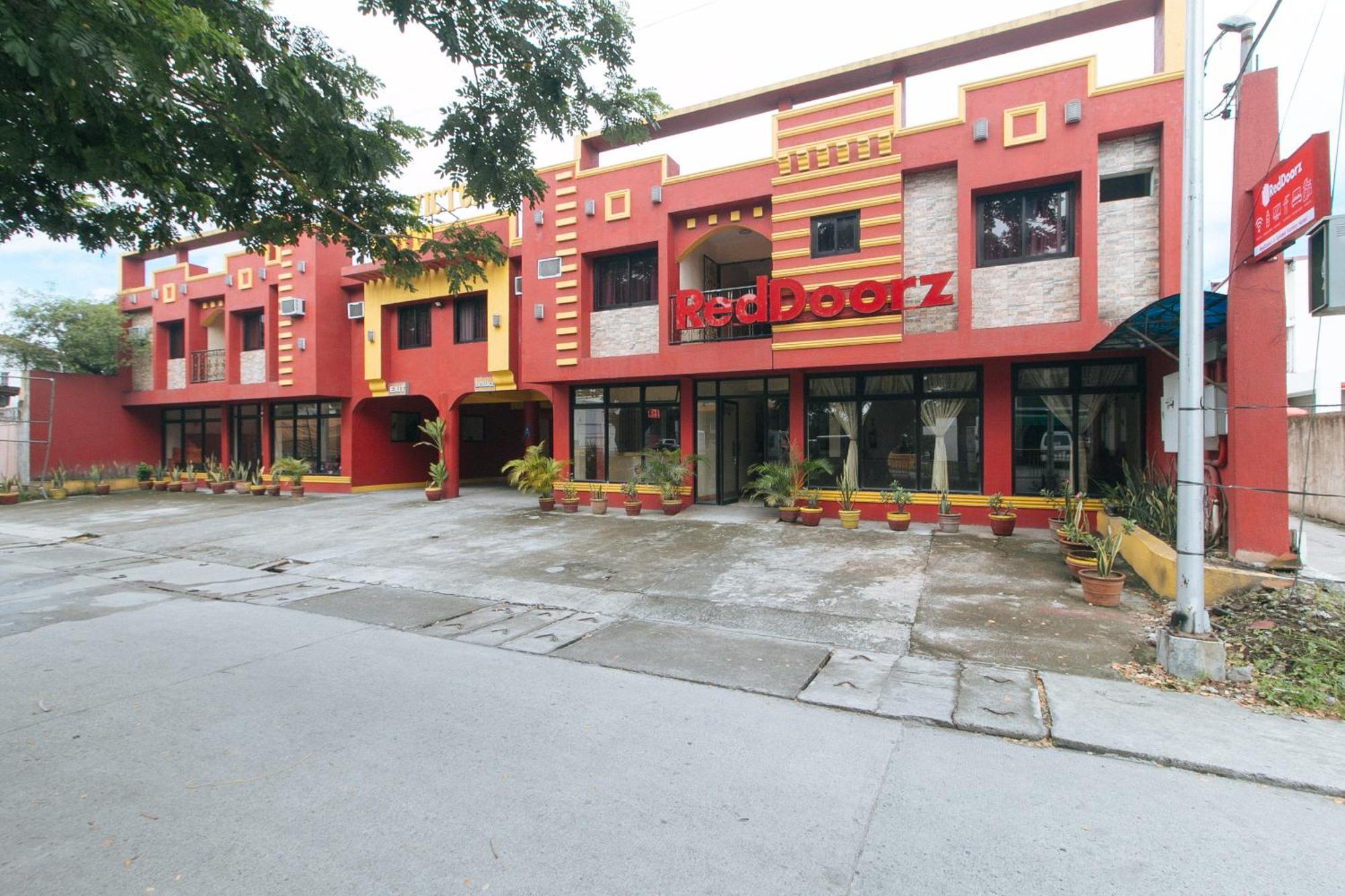 Reddoorz @ Golden Victory Hotel Mabalacat Pampanga Buitenkant foto